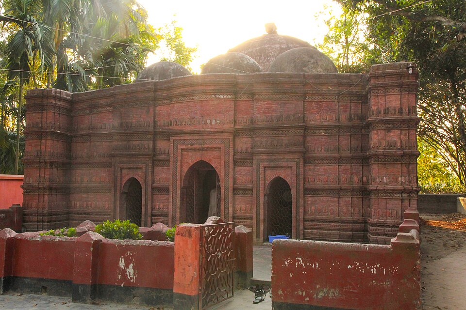 Fayl:Jhenaidah PirPukurMosque 20Mar14 IMG 7017.jpg