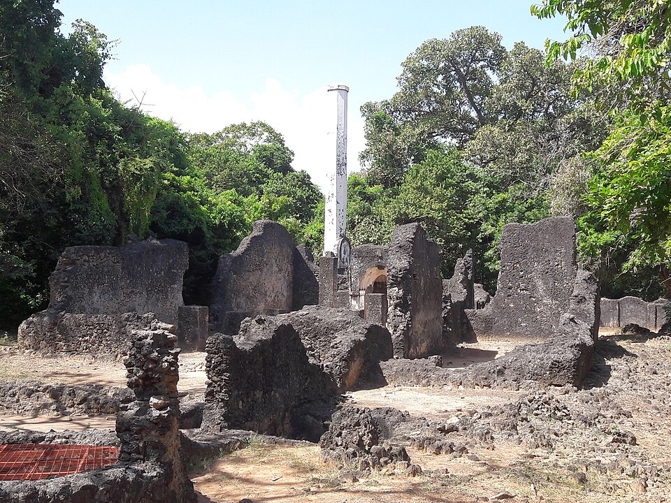 Fayl:Mnarani Ruins.jpg
