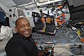 STS-129 paytida kosmik kemada Satcher