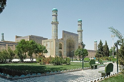 Hirot jome masjidining peshtoqi. Hirot