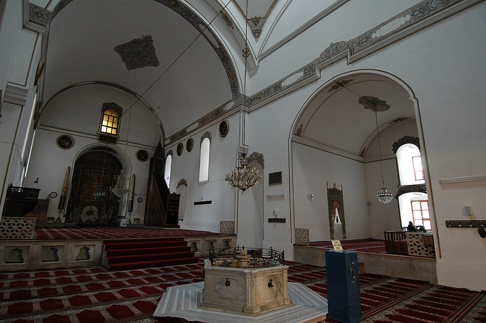 Fayl:Hüdavendigar Mosque Interior 6047.jpg