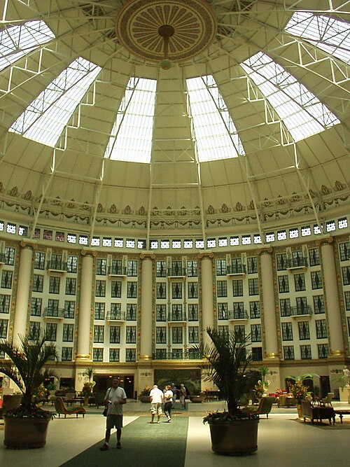 Fayl:Inside West Baden Dome.JPG