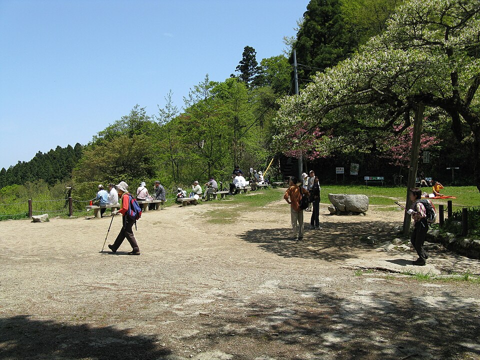 Fayl:Kunimi castle site1.jpg