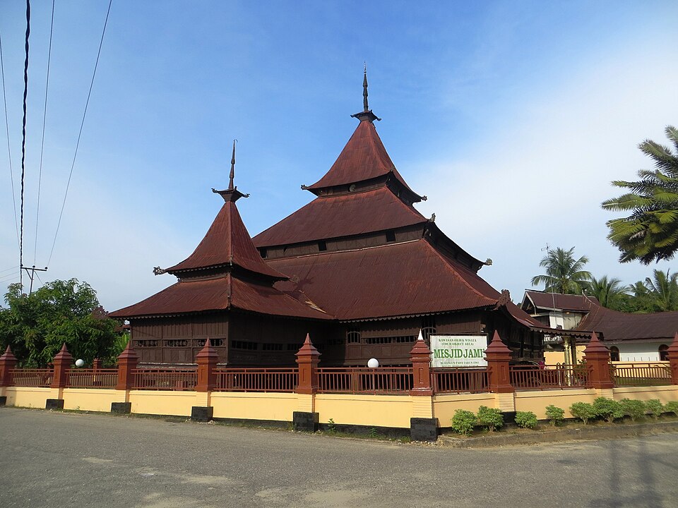Fayl:Masjid Jamik Air Tiris Minang.jpg