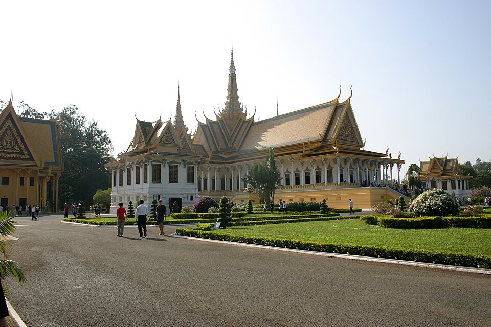 Fayl:Phnom Penh-Palast-02-Thronhalle-2007-gje.jpg