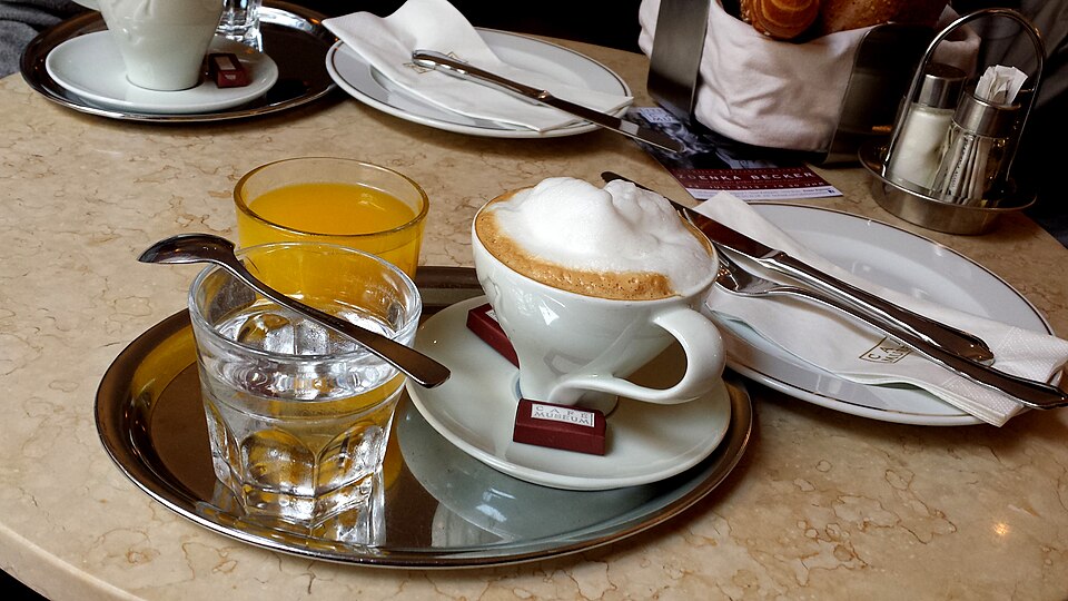 Fayl:Wien-Operngasse-10-Nr 7-Cafe Museum-2013-gje.jpg