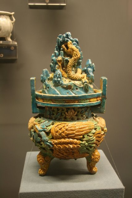 Fayl:Yuan pottery incense burner.JPG
