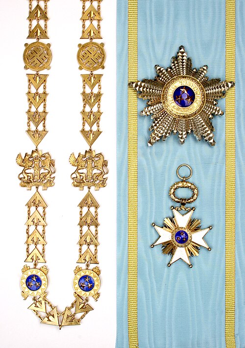 Fayl:Order of three stars-of latvia.jpg