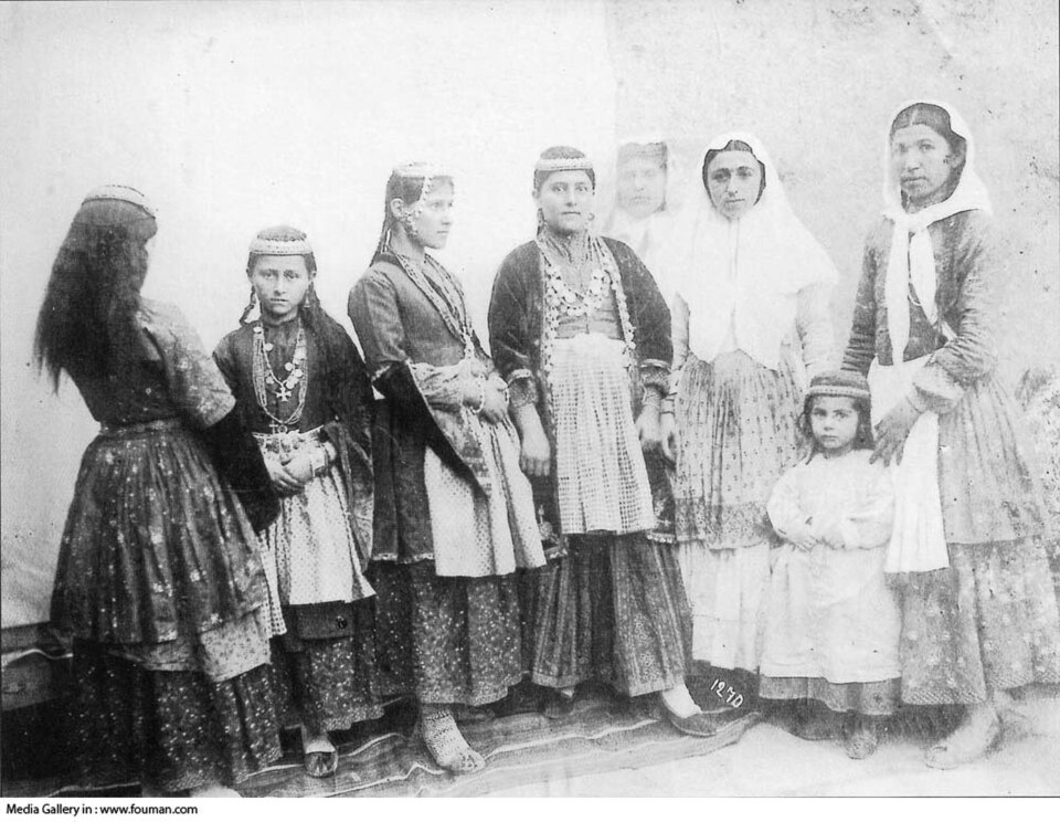 Fayl:Qajar Armenian Women.jpg