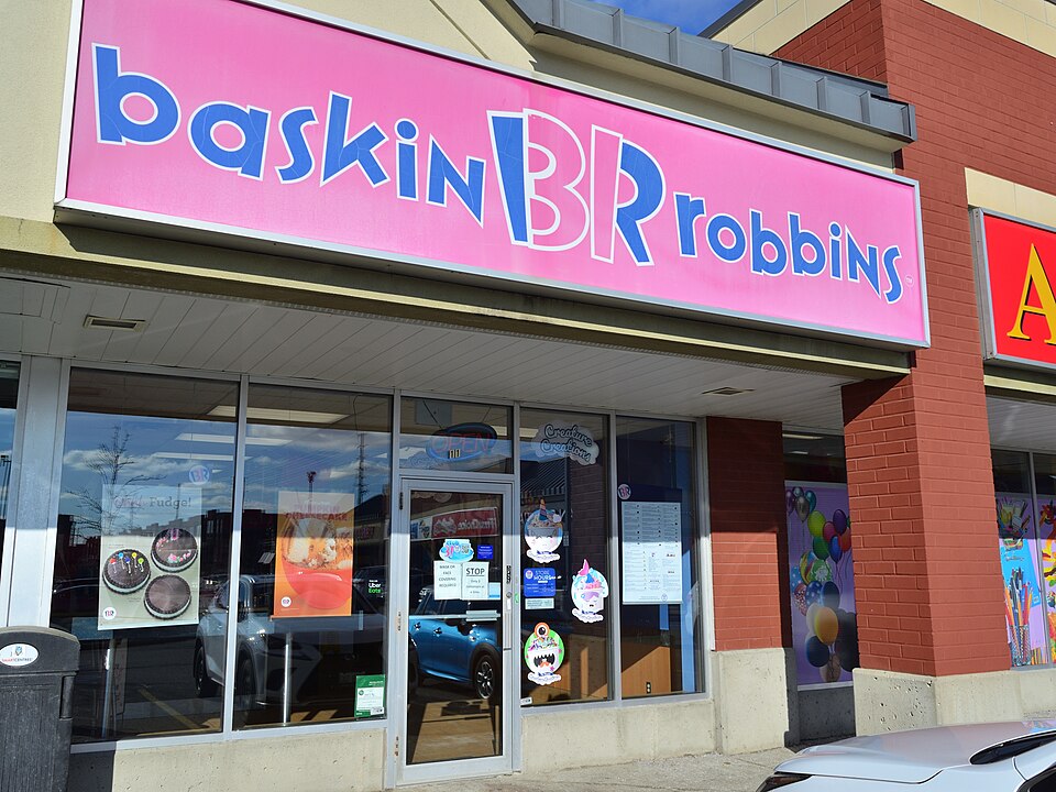 Fayl:BaskinRobbinsSmartCentresVaughan.jpg