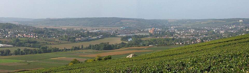 Fayl:Panorama Chateau-Thierry.jpg