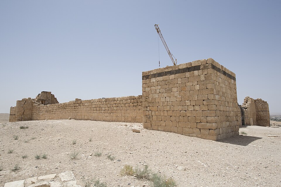 Fayl:Qasr el-Hallabat fortress 0596.jpg