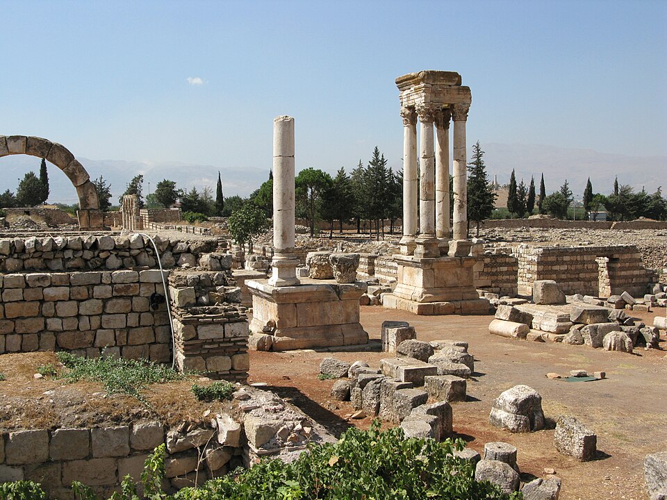 Fayl:Anjar, Lebanon, Umayyad city.jpg
