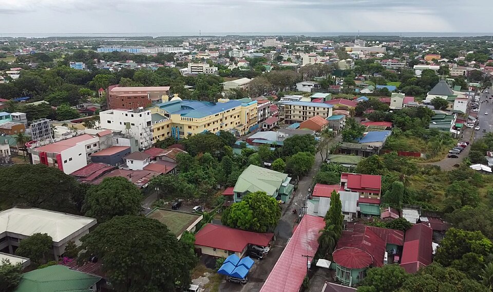 Fayl:Balanga City Downtown 2.jpg