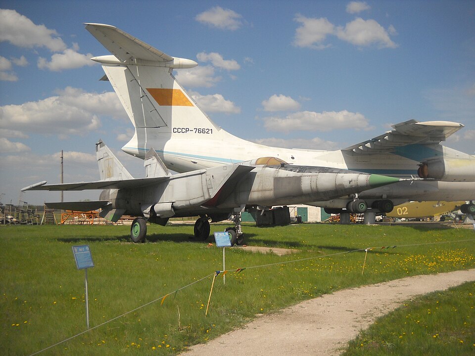 Fayl:MiG 25.jpg