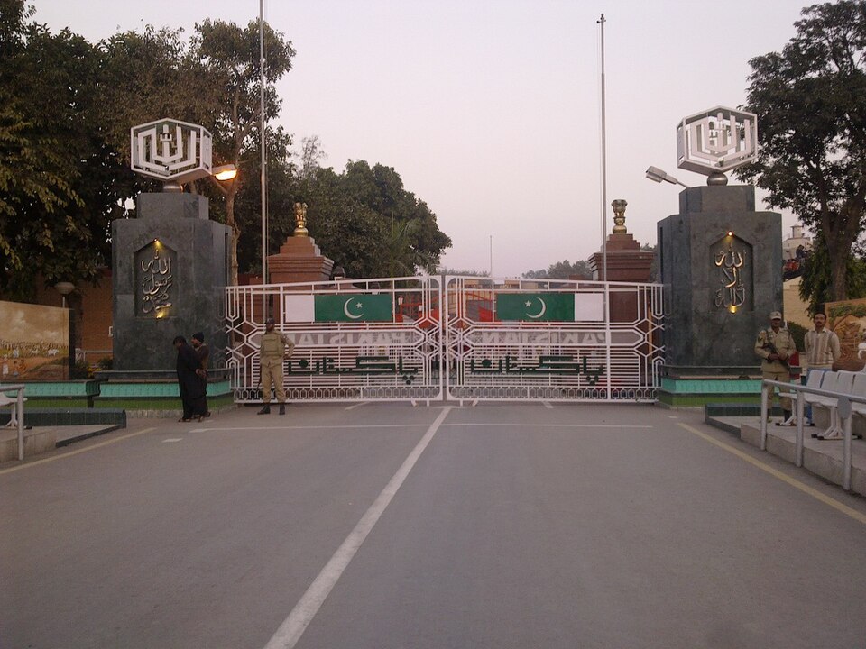 Fayl:Wagha border.jpg