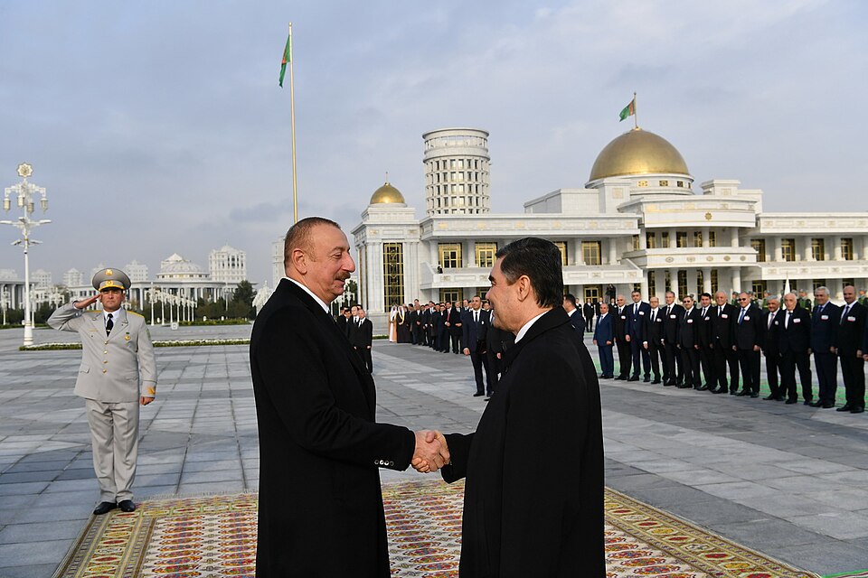 Fayl:Aliyev in Turkmenistan 09.jpg
