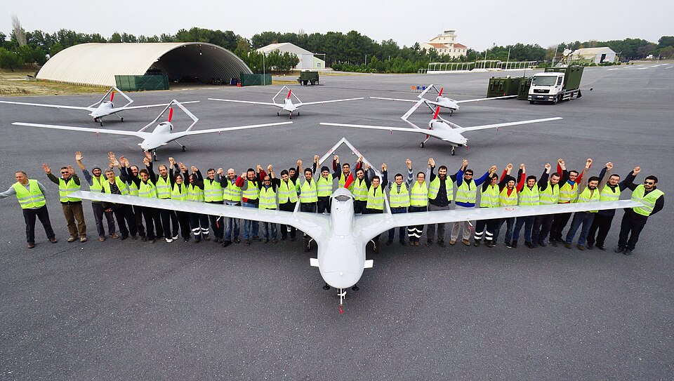 Fayl:Baykar UAV Team.jpg