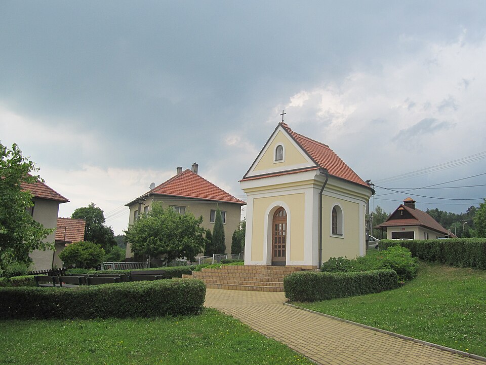 Fayl:Hrobice, kaple.jpg