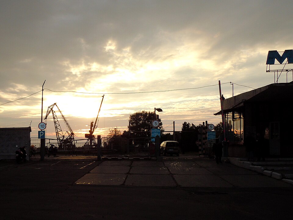 Fayl:Reni marine port 03.jpg