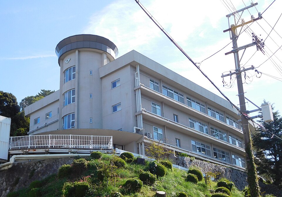 Fayl:Toba City Hall.jpg