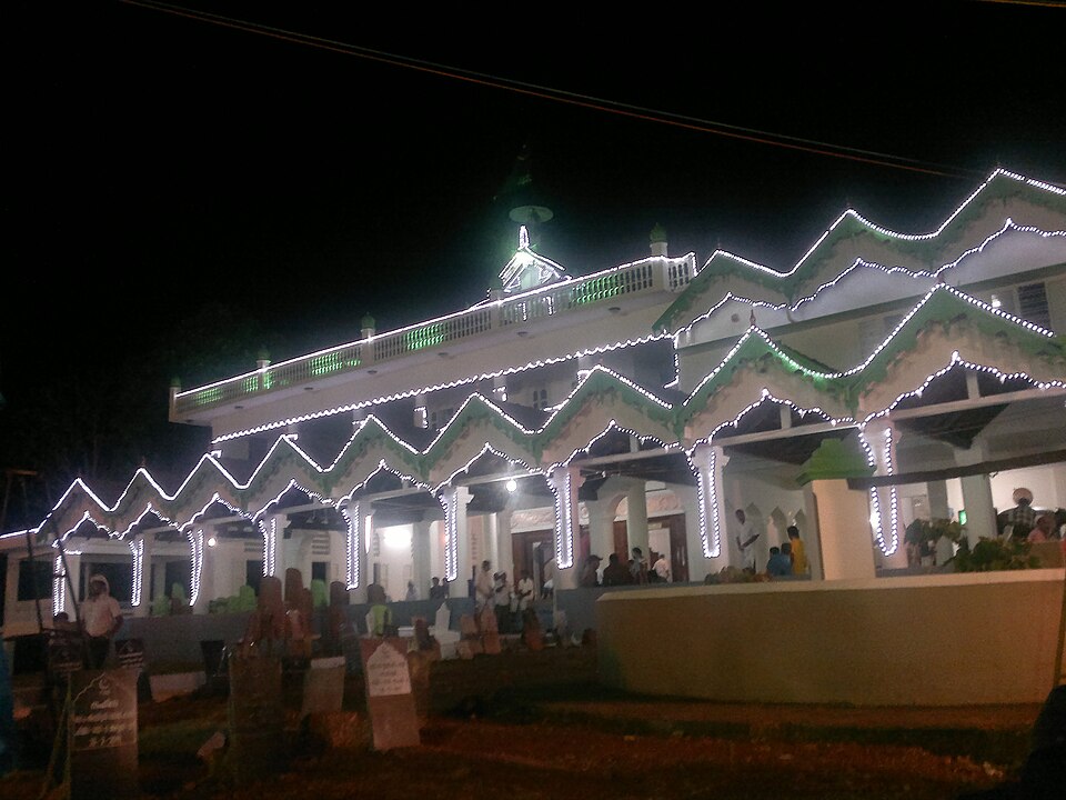 Fayl:Nellikunnu Juma Masjid.jpg