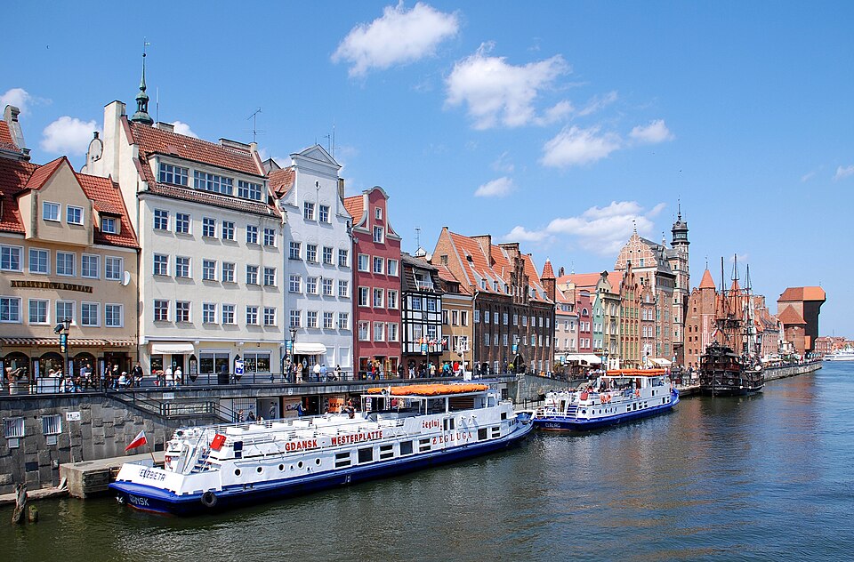 Fayl:Gdańsk, Długie Pobrzeże (HB1).jpg
