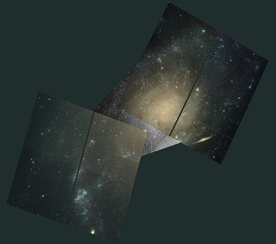 Fayl:NGC45--hst-606-r814g555b435.jpg