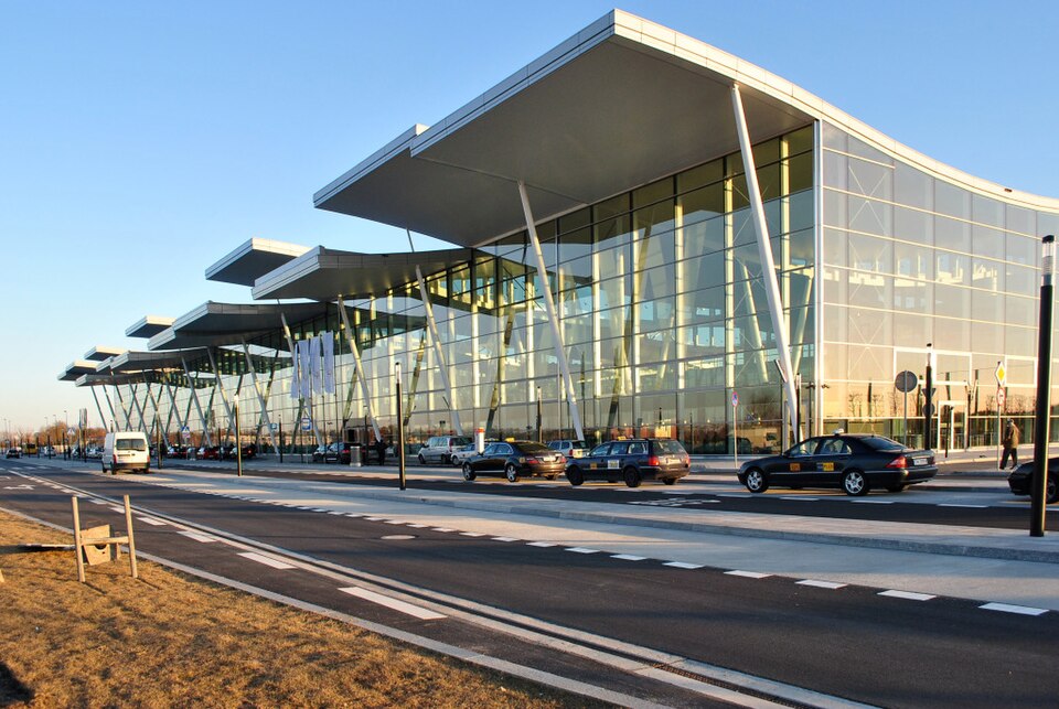 Fayl:Terminal T2 we Wrocławiu.jpg