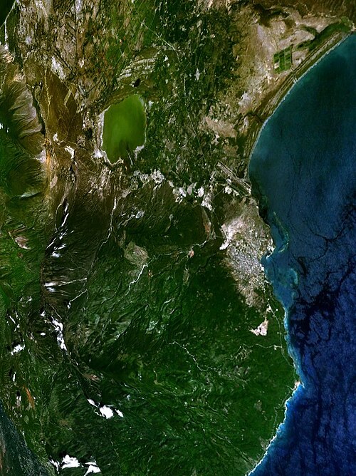 Fayl:Barahona 71.16445W 18.21020N.jpg