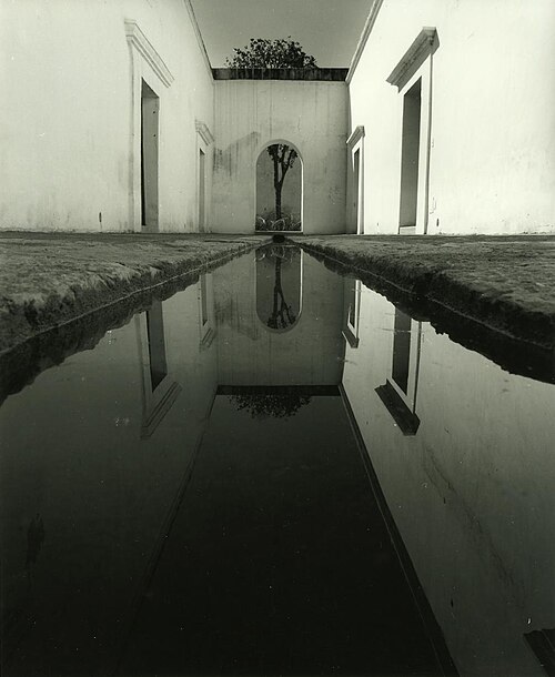 Fayl:Centro-fotografico-in-oaxaca-founded-by-toledo.jpg