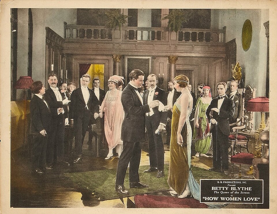 Fayl:How Women Love lobby card.jpg