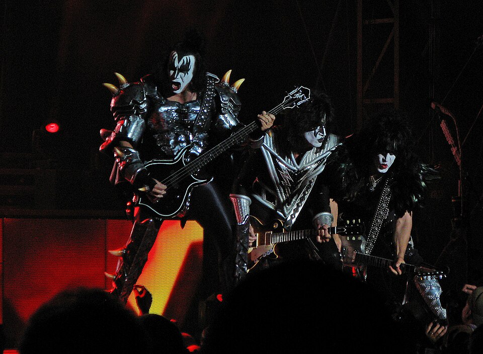 Fayl:KISS ~ MN State Fair.jpg