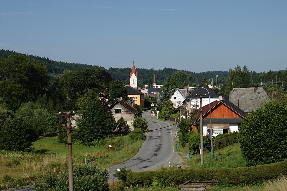 Fayl:Lichkov, hlavní silnice.jpg