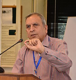 Ismat Beg matematik, koʻp mezonli qarorlar tahlili va belgilangan nuqta (matematika) boʻyicha ishi bilan mashhur