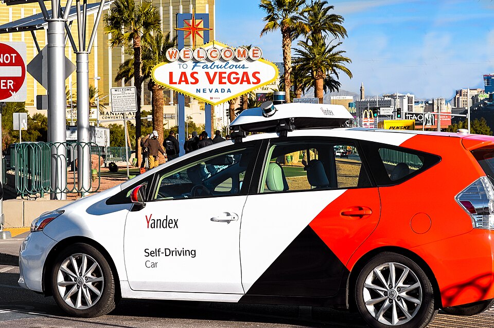 Fayl:Self-Driving Car Yandex.Taxi.jpg