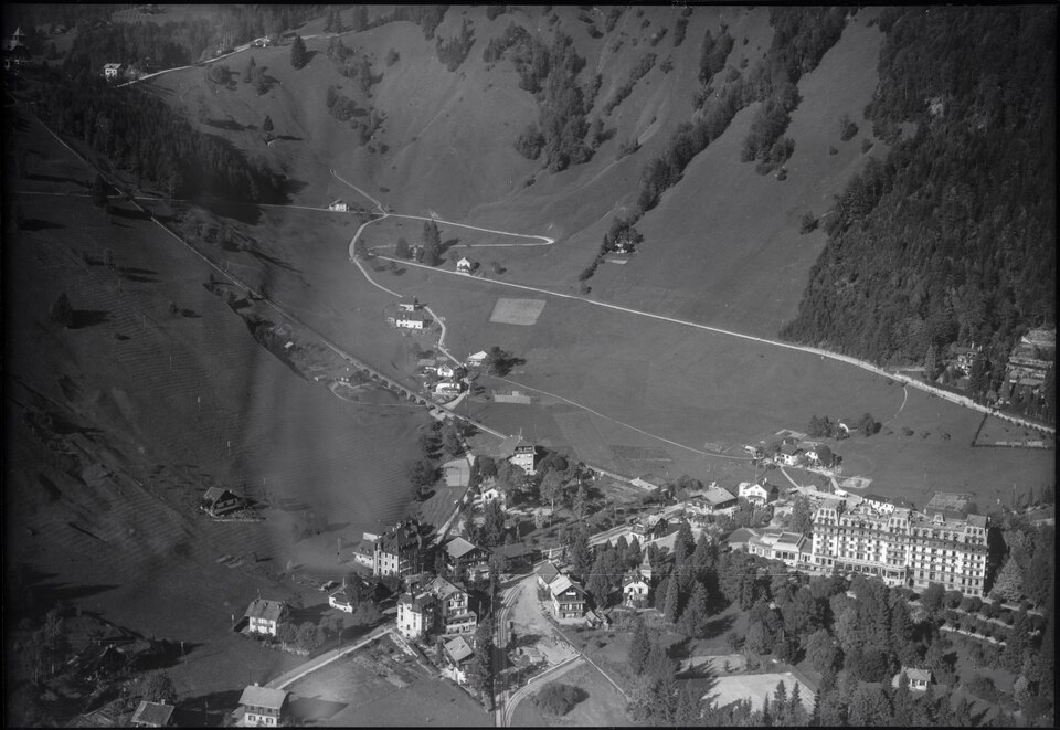 Fayl:ETH-BIB-Les Avants (Montreux)-LBS H1-011117.tif