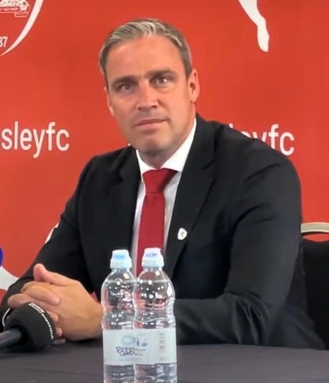 Fayl:Michael Duff in June 2022.jpg