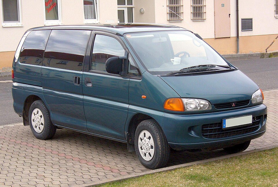 Fayl:Mitsubishi Space Gear GLX.jpg