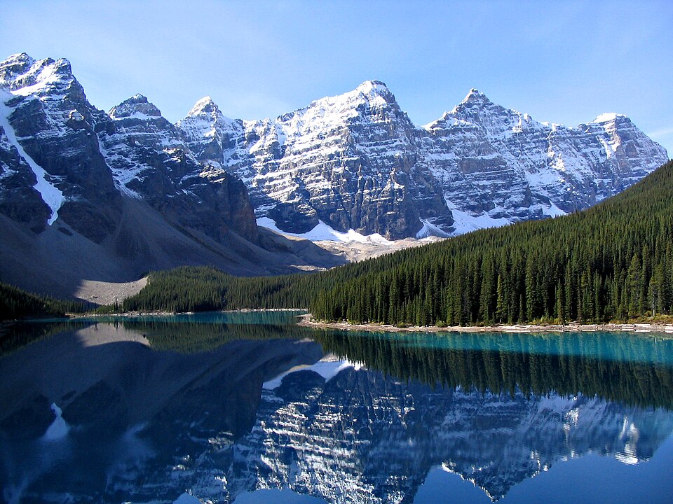 Fayl:Moraine Lake 17092005.jpg
