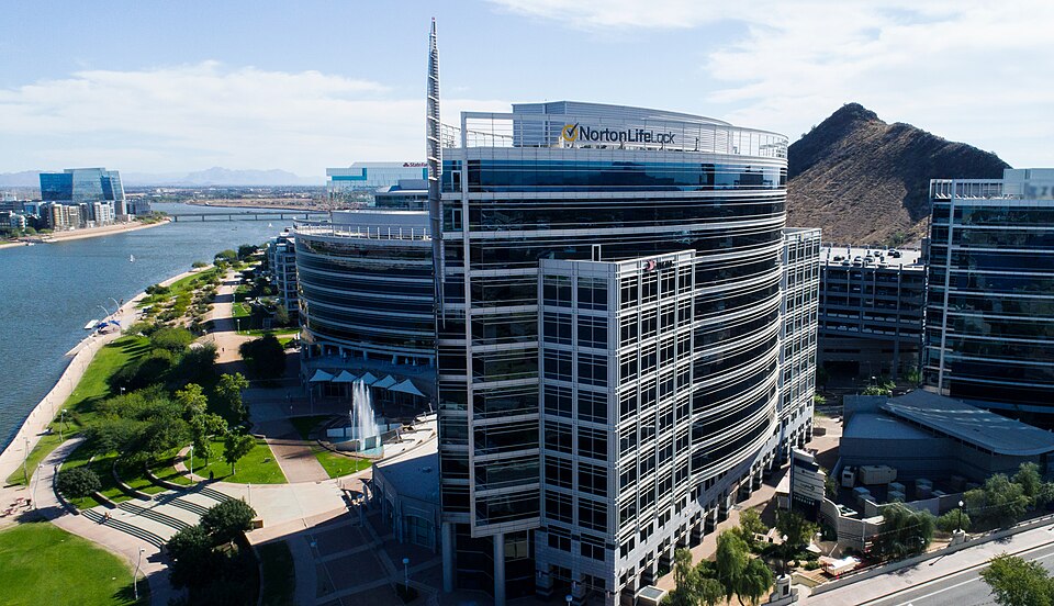 Fayl:NortonLifeLock Inc HQ 111519.jpg