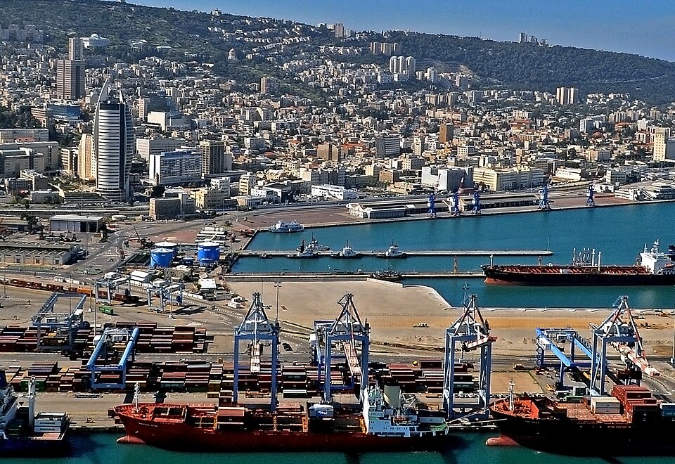 Fayl:Port of Haifa 2752-1.jpg