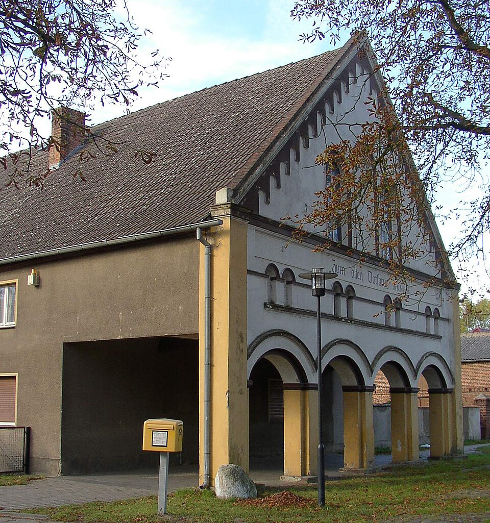 Fayl:Staffelde Vorlaubenhaus.jpg