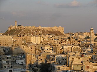 Halab ustidan qad rostlagan qal’a.