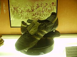 Бутсы Рональда Кумана с финала Кубка Европы 1992.