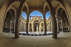 Masjidga kirish uchun asosiy darvoza