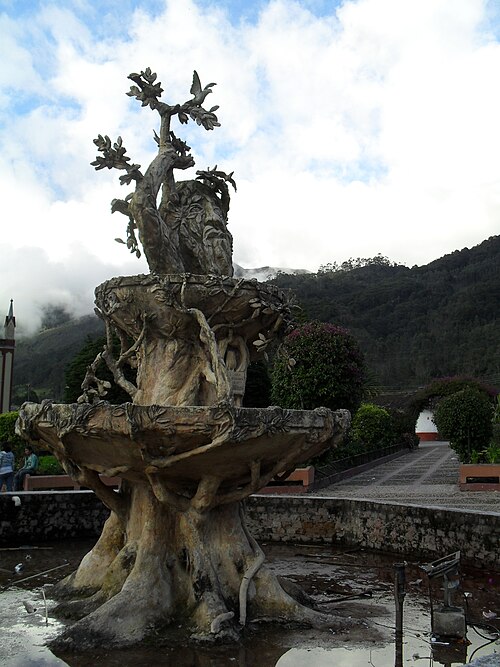 Fayl:Monumento al roble Arcabuco.jpg