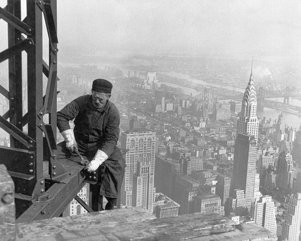Fayl:Old timer structural worker2.jpg