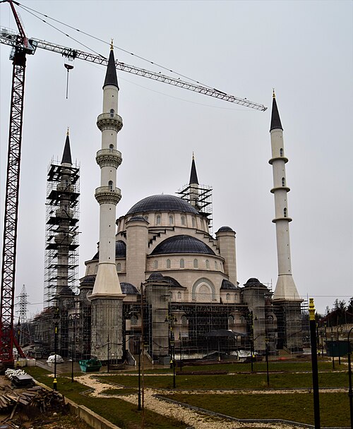 Fayl:Акъмесджитская соборная мечеть.jpg