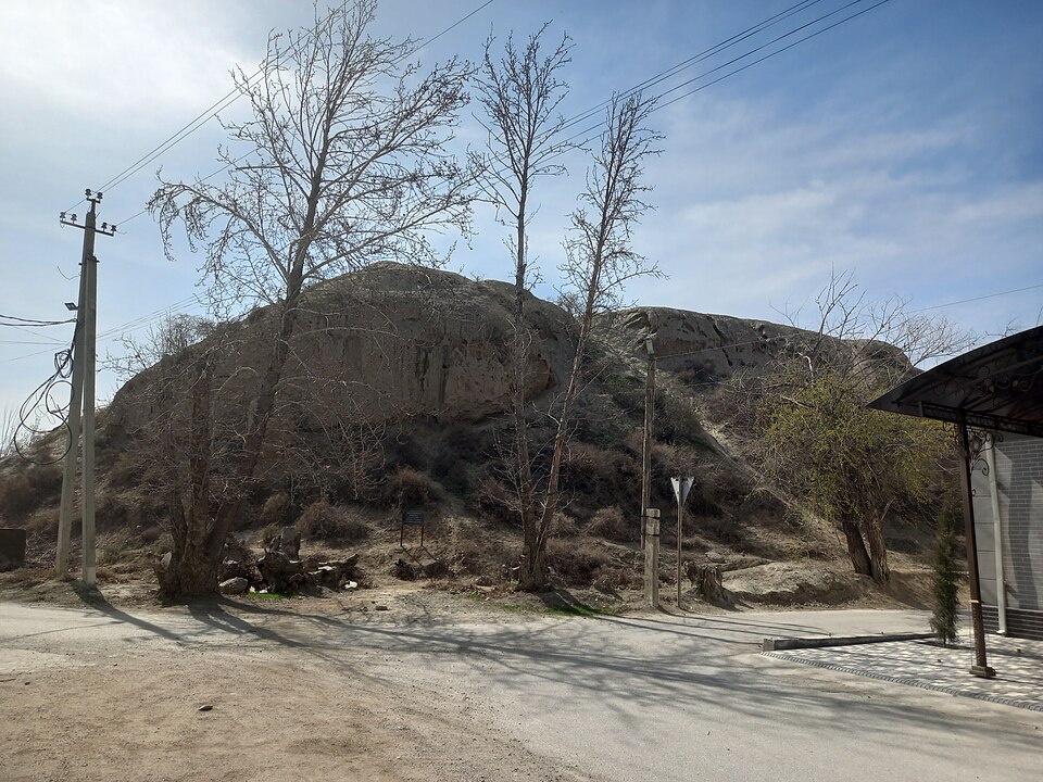 Fayl:Burquttepa 01.jpg